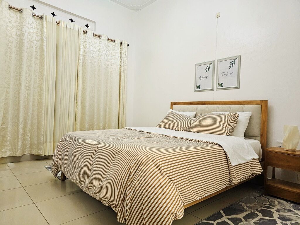 2 bedrooms, iron/ironing board, bed sheets