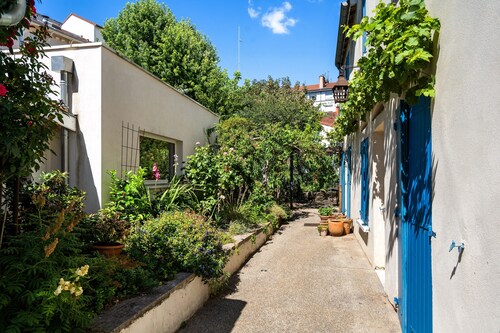 Chambres d'hôtes Les Rosiers avec piscine partagée et Wi-Fi à Lyon