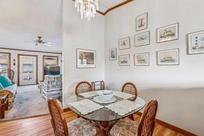 Group,Dining Room, - New for 2026!  Semi OF Townhouse in Kitty Hawk (Kitty Hawk)