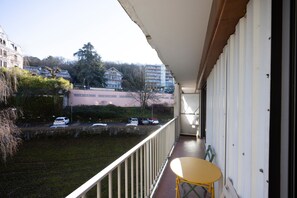 Property grounds - Studio Montcalm with Shared Pool, Wi-Fi, and Parking (Aix-les-Bains)