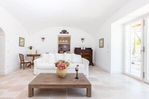 Living area - Gardenia- 03 bedroom villa with private Jacuzzi (Massa Lubrense)