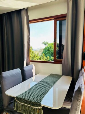 Dining - Apartment with incredible views in Búzios. Newly built apartment. (Bosque Armação dos Búzios)