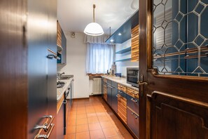 Fridge, microwave, oven, dishwasher - Casa Cavallino, mitten im Zentrum von Cortina (Cortina d´Ampezzo)
