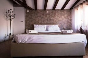 4 bedrooms, iron/ironing board, WiFi, bed sheets - Loggia Rialto Apartments - Ponte di Pietra (Venezia)