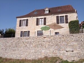 Exterior - Stone House with Terrace, Garden, and Scenic Views (Séniergues)