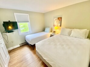 1 slaapkamer, een strijkplank/strijkijzer, gratis wifi, beddengoed