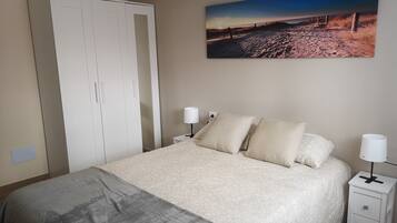 Double Room, Shared Bathroom, City View | Iron/ironing board, free WiFi