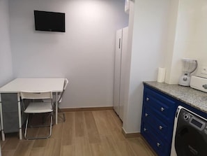 Luokittelematon kuva, 3 kautta 30, painike