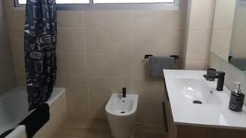 Double Room, Shared Bathroom, City View | Bathroom