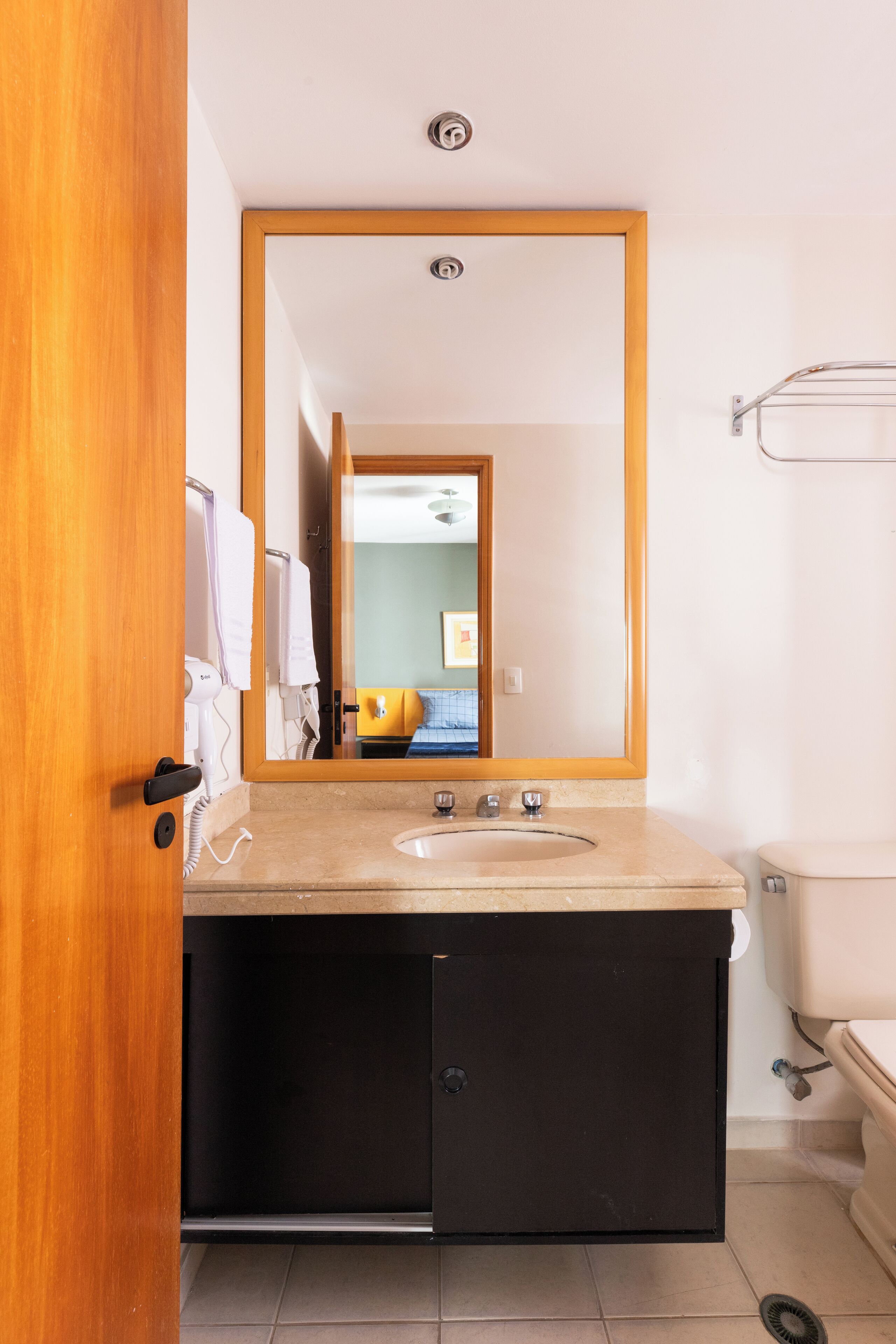 Estúdio conforto, vista para a cidade | Banheiro | Sabonete, shampoo