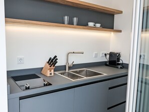 Fridge, microwave, cookware/dishes/utensils - Munich Finest Apartments Studio 9 by Interhome (Munich)