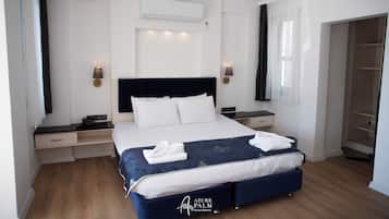 Pengeskab på værelset