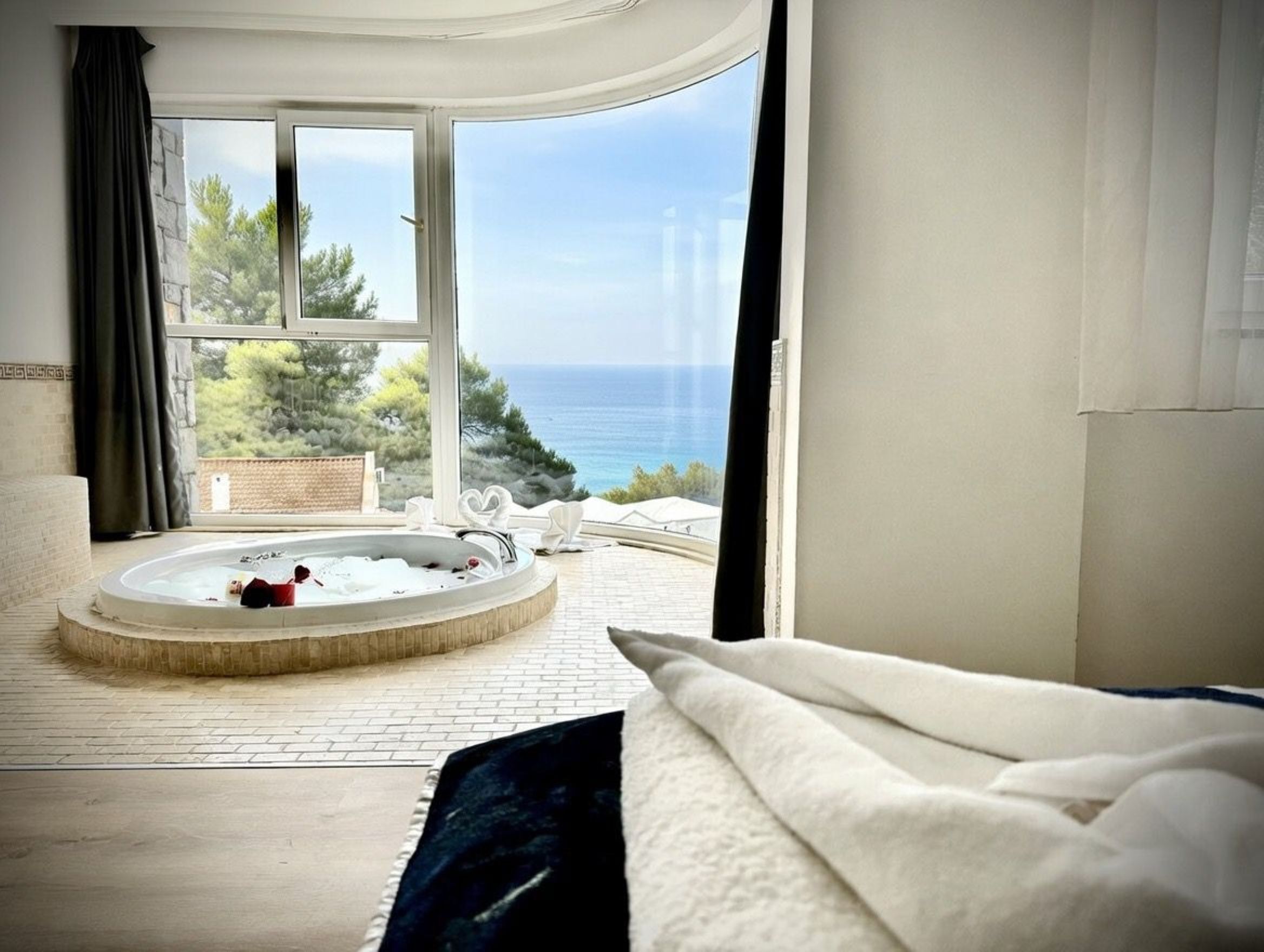 Deluxe-værelse - havudsigt | Pengeskab på værelset