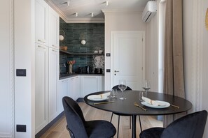 Dining - Helvetia 33 (Baveno)