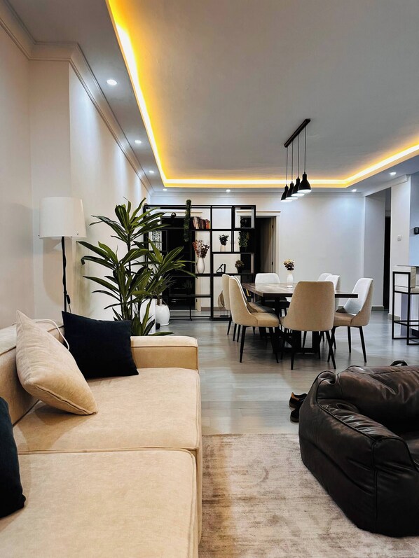 Apartment, 3 Bedrooms, Accessible, Smoking | Living area