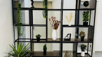 Apartment, 3 Bedrooms, Accessible, Smoking | Interior