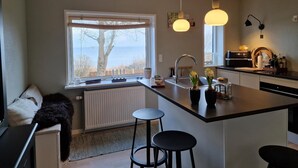 Coffee/tea maker, fridge, microwave, oven - Waterfront holiday for multiple generations (Føllenslev)