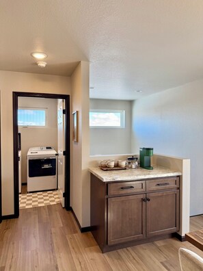 Interior - Ridge View Retreat! 2 bed, 2 bath with View and Garage (Rapid City)