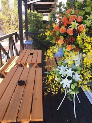 Outdoor dining