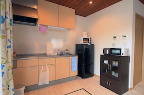 Private kitchen - Kawaguchiko Cottage Superba Vista (Fujikawaguchiko)