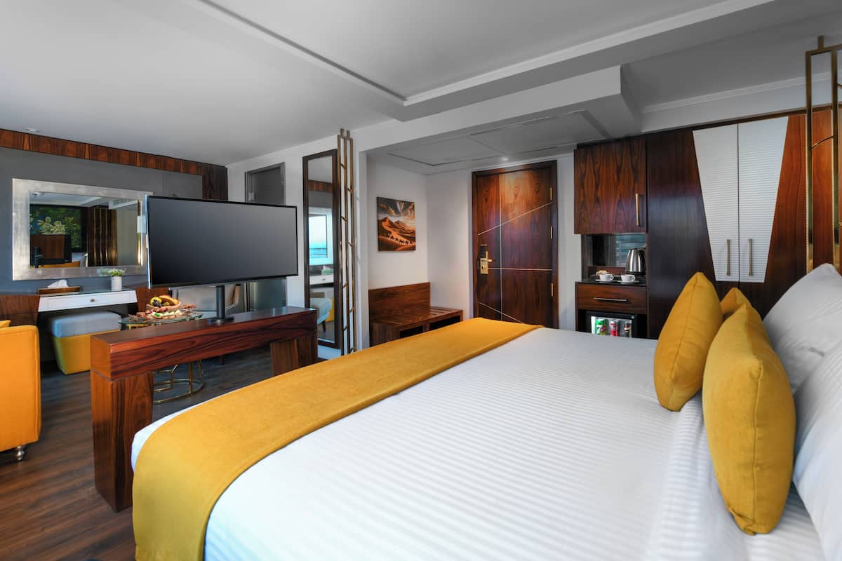 Deluxe Suite, River View