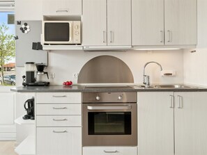 Geladeira, micro-ondas, lava-louças