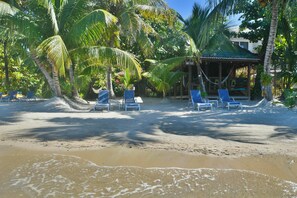Property grounds - Encanto Caribe Loft by Island House Vacation Rentals (West bay)