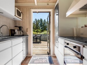 Fridge, microwave, dishwasher, cookware/dishes/utensils - "Erle" - 990m from the sea by Interhome (Bindslev)