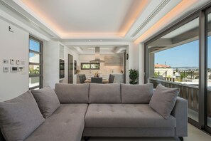 Téléviseur connecté, tablette électronique, console de jeux vidéo