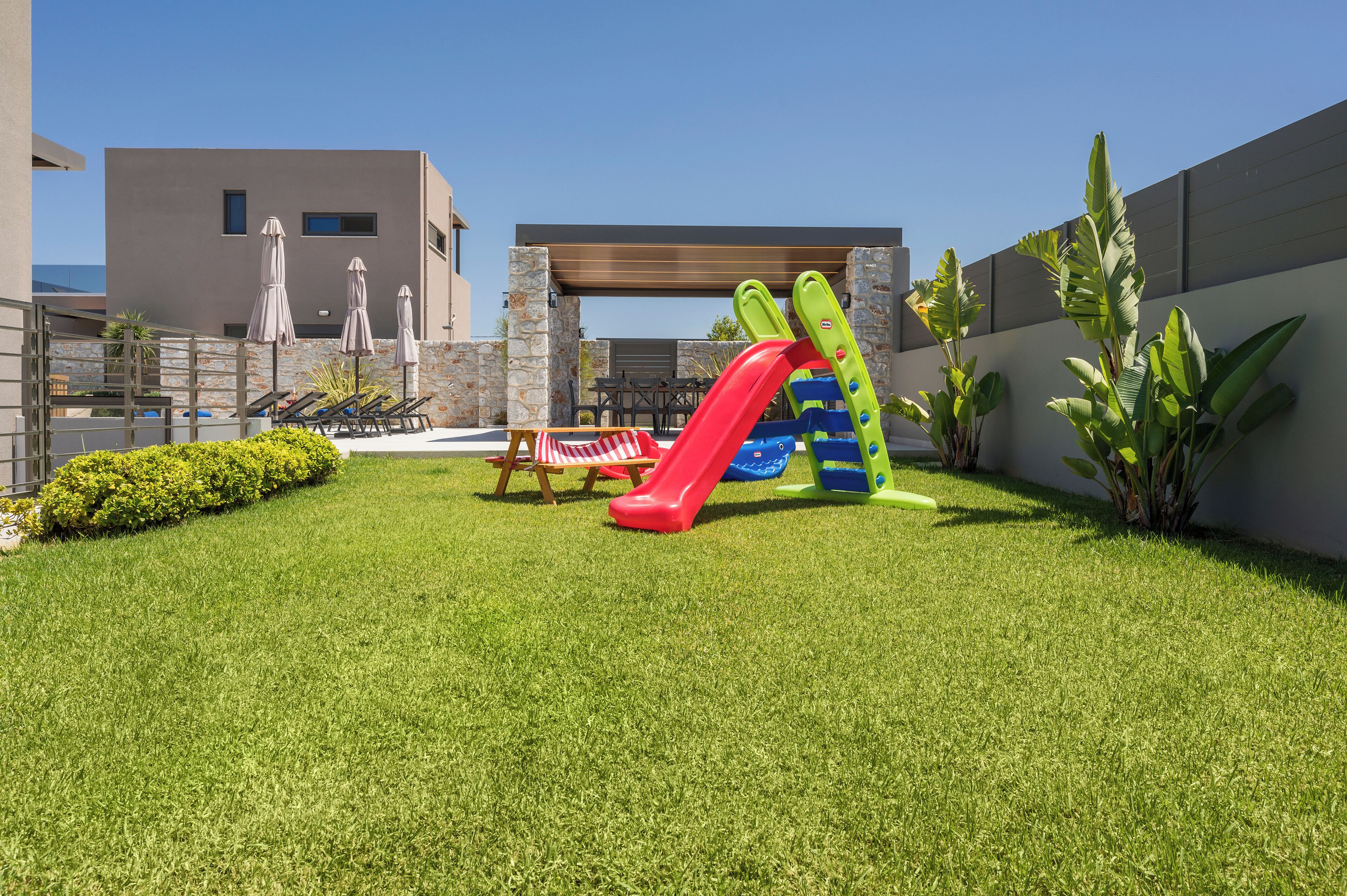 Children’s play area – outdoor
