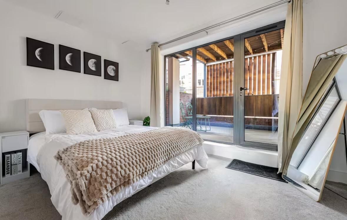 1 bedroom, iron/ironing board, internet, bed sheets