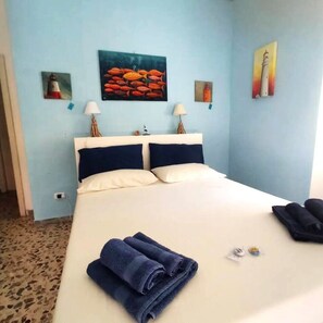 1 bedroom, free WiFi, bed sheets - Apartment about 150 meters from the sea (Agropoli)