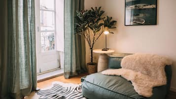 Eenvoudig appartement, balkon | Woonruimte