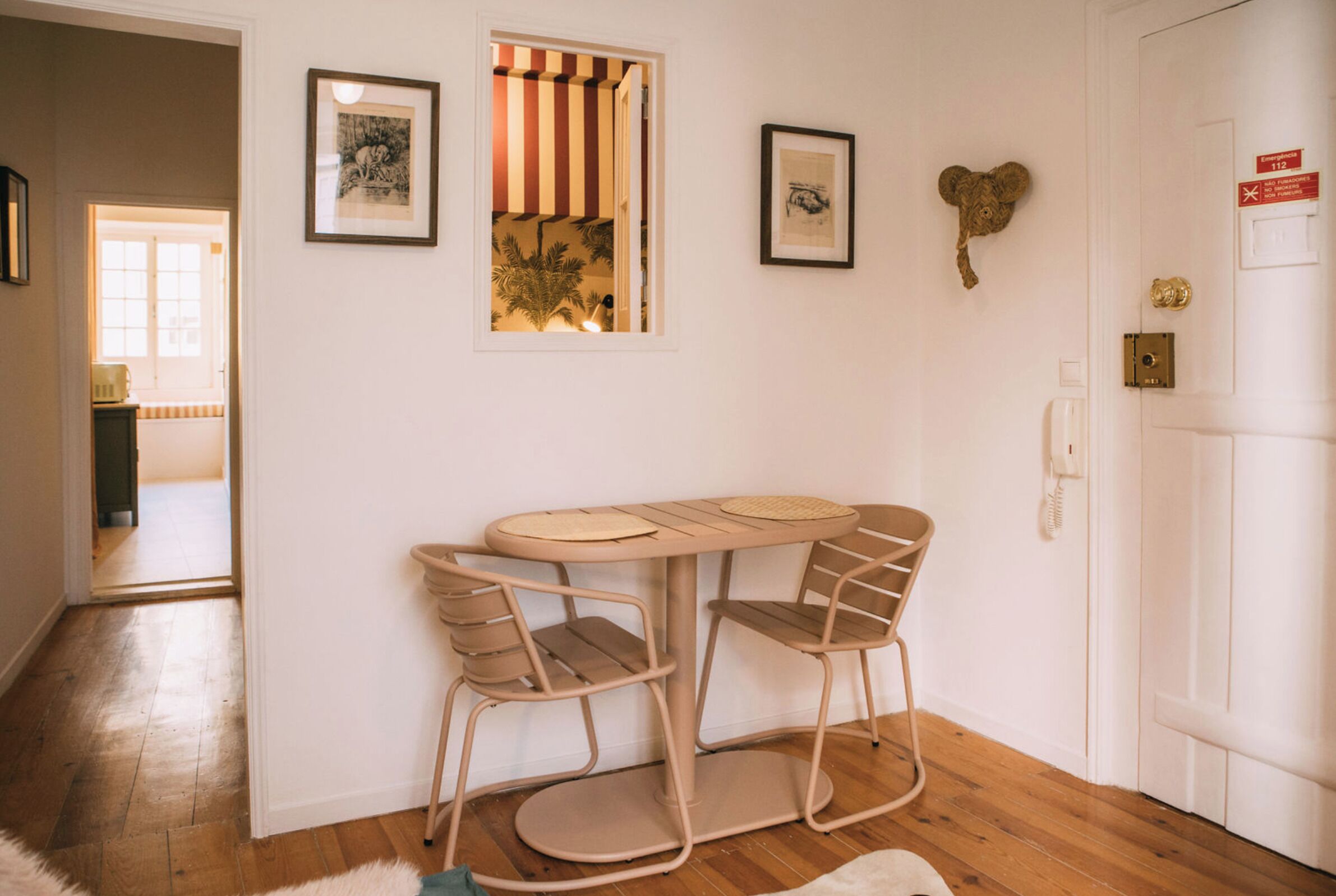 Appartement, balcon | Restauration