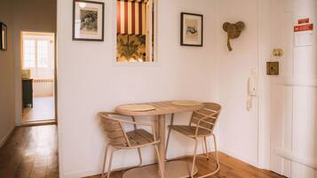 Appartement, balcon | Restauration