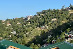 Casa de campo, sacada, vista para a colina | Diversos