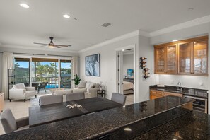 Interior - 3 bed- 2 bath Condo - community pool and hot tub (Cape Coral)