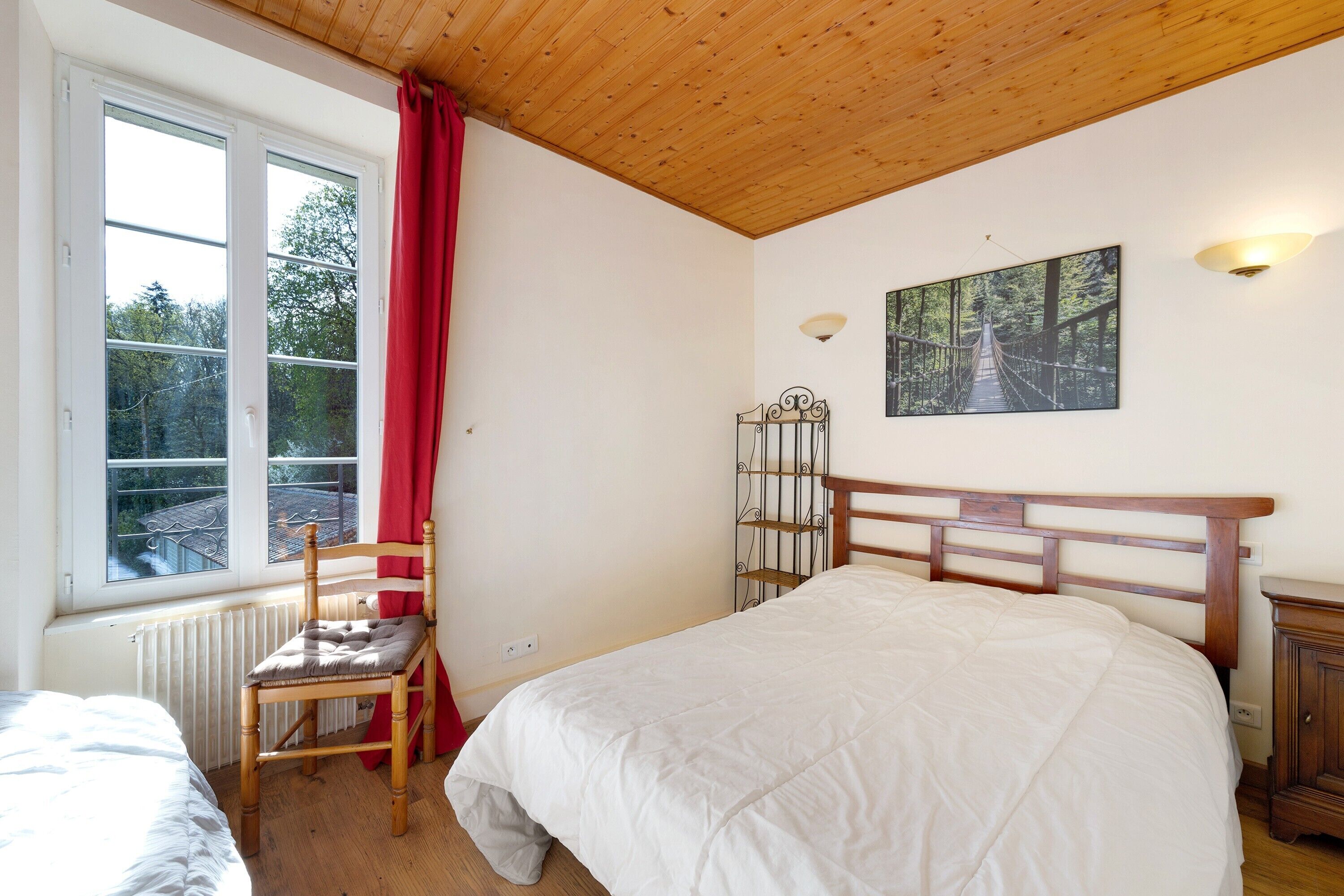 Iron/ironing board, WiFi