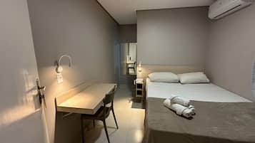 Economy Single Room | Desk, laptop workspace, free WiFi