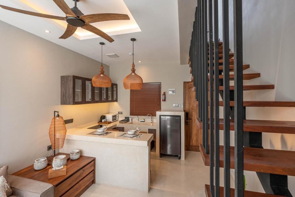 Micro-ondas, cooktop, chaleira elétrica