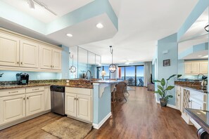 Refrigerador, microondas, horno, placa de cocina