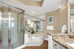 Shower, jetted bath, hair dryer, towels - Unit 0702E a beautiful 2 bedroom and 2 bath unit (ORANGE BEACH)