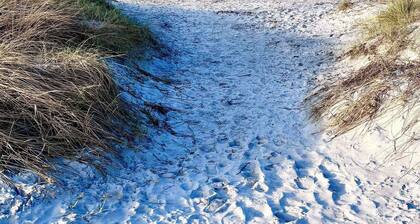 Modern holiday home with hot tub and nature