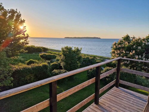 Spacious waterfront family holiday