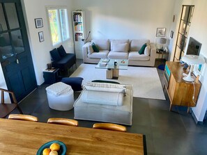 Living area - La Maison des 9 Ecluses - Swimming pool & cathedral view (Béziers)