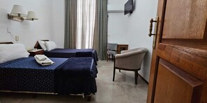 Double or Twin Room | Free WiFi - Hotel Astoria (Buenos Aires)