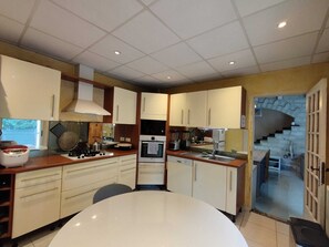 Fridge, microwave, oven, stovetop - F3 air-conditioned villa between the sea and Montpellier (Lattes)
