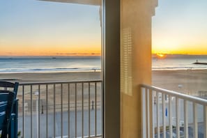 Property grounds - New / Oceanfront Beach Condo, Pool, Gym, Fishing (Virginia Beach)