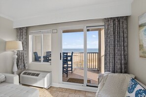 TV - New / Oceanfront Beach Condo, Pool, Gym, Fishing (Virginia Beach)