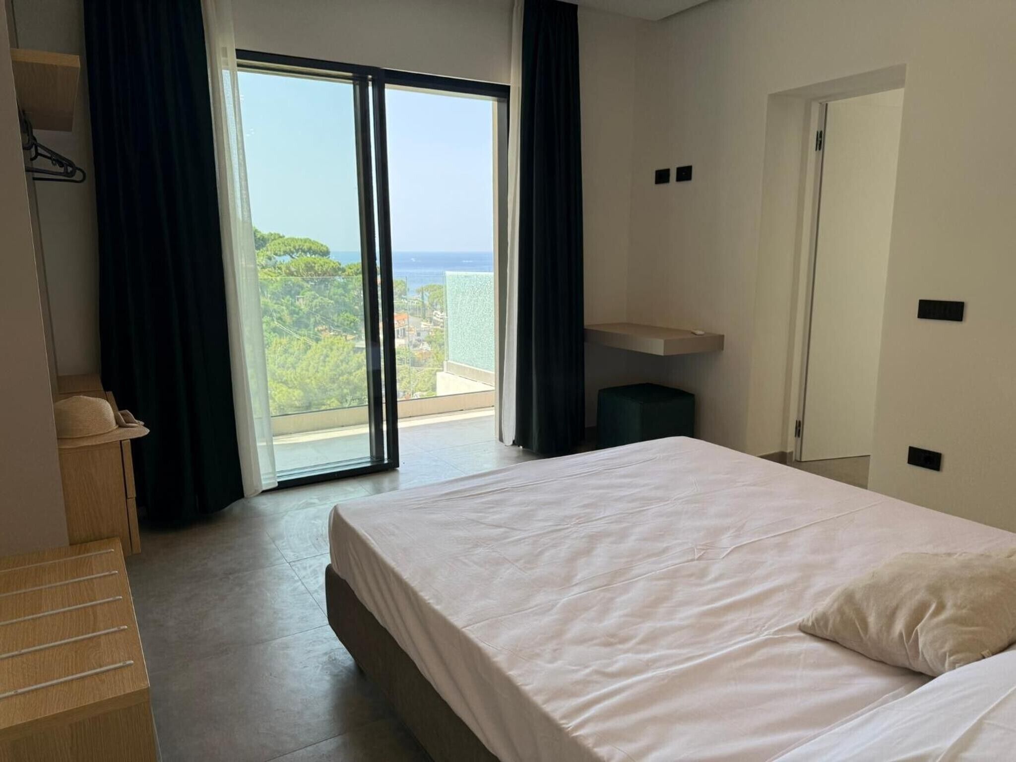 Bügeleisen/Bügelbrett, WLAN, Bettwäsche